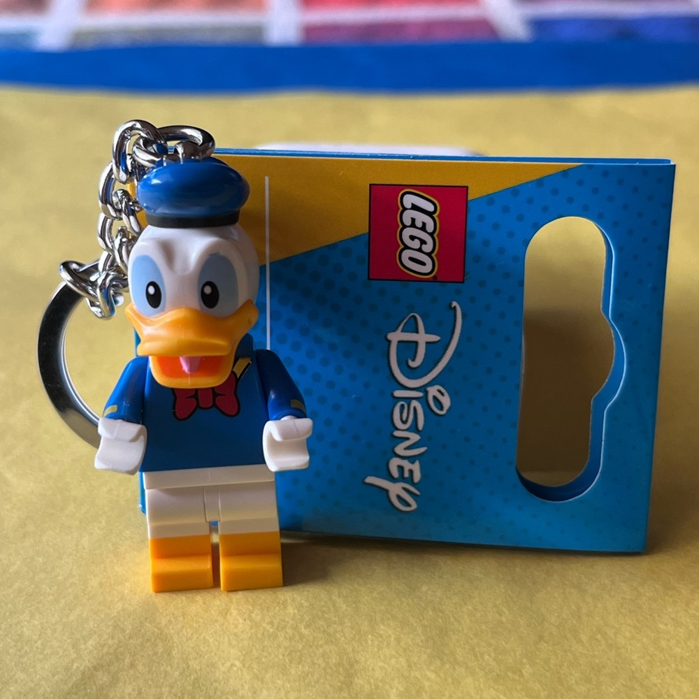 💙🐤💙 LEGO DONALD  DUCK KEYCHAIN BAG CHARM 🐤💙🐤 NWT 💙🐤💙